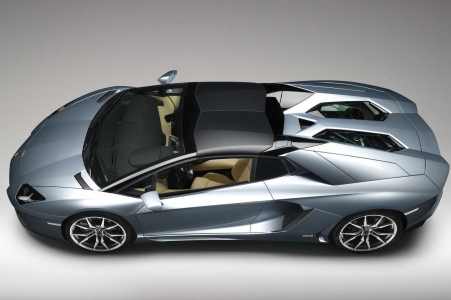  Lamborghini Aventador LP700-4 Roadster 2012 года  (фото 5 из 88)
